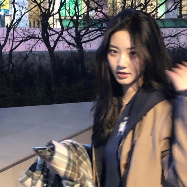 沉默的姑娘